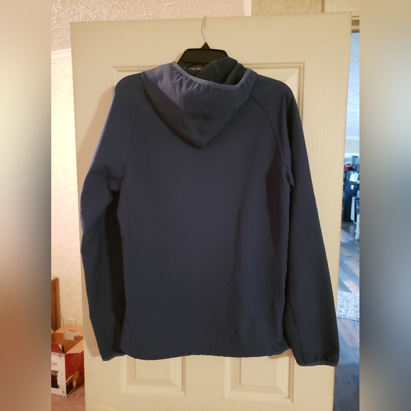 Adidas pull over, women's size size S - Picture 2 of 2